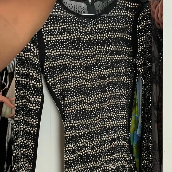 Nice dress - Picture 3 of 3